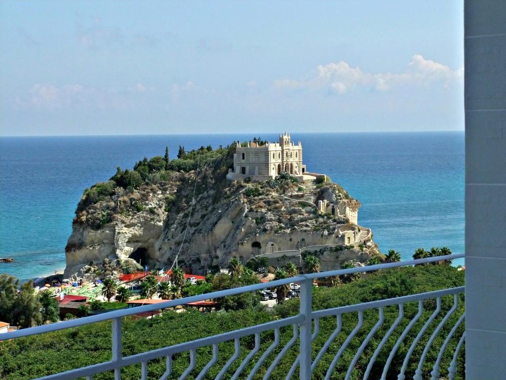 Bella Tropea Suite Номер фото