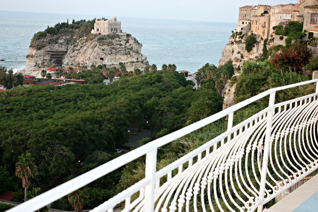 Bella Tropea Suite Номер фото